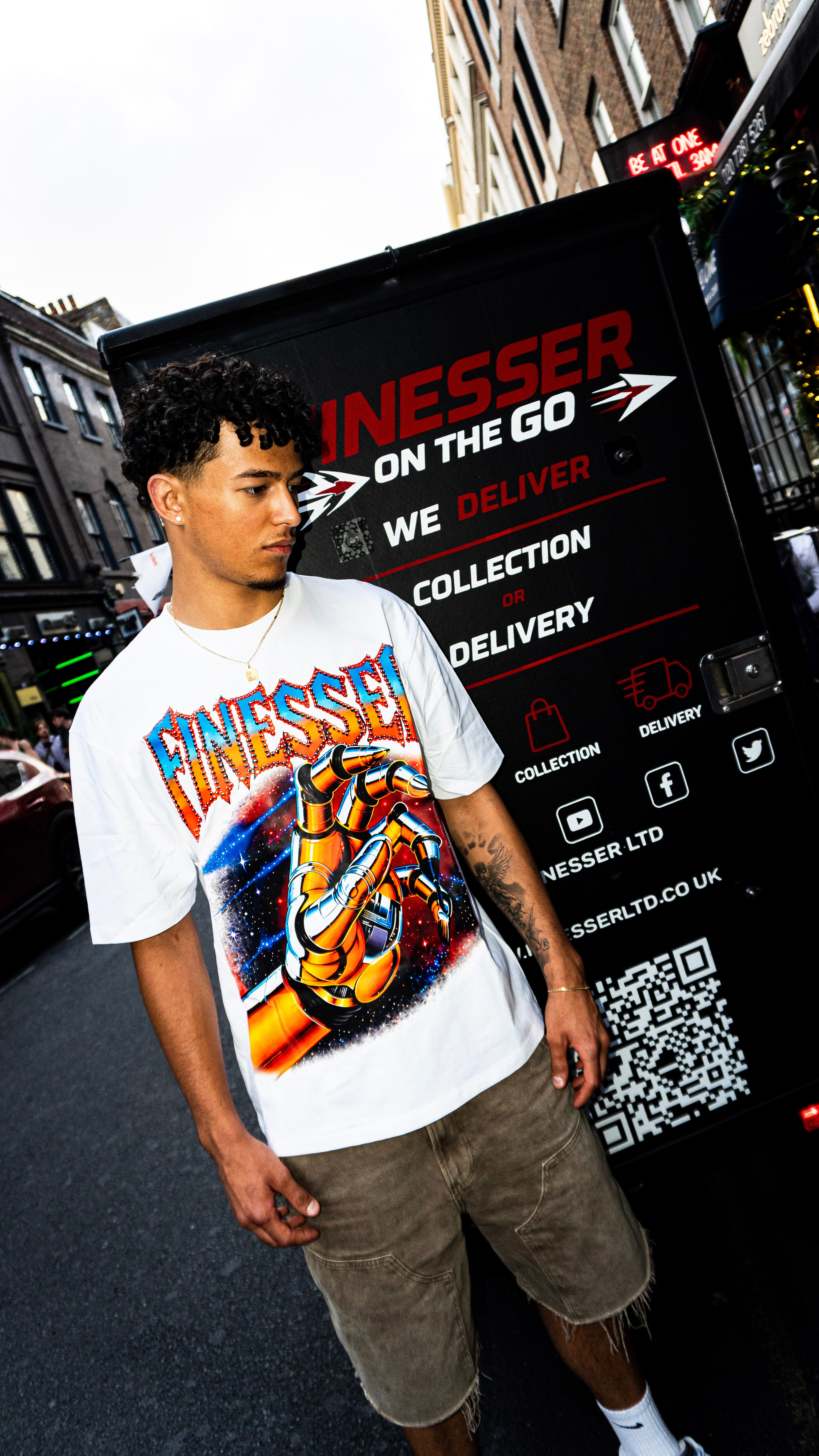 Finesser “Cosmic Hand” Tee